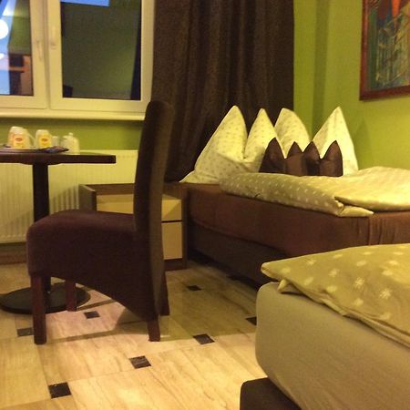 Mika Rooms Raclawicka 144 & Wislicka 3 Studio - Adults Only Warsaw Ngoại thất bức ảnh